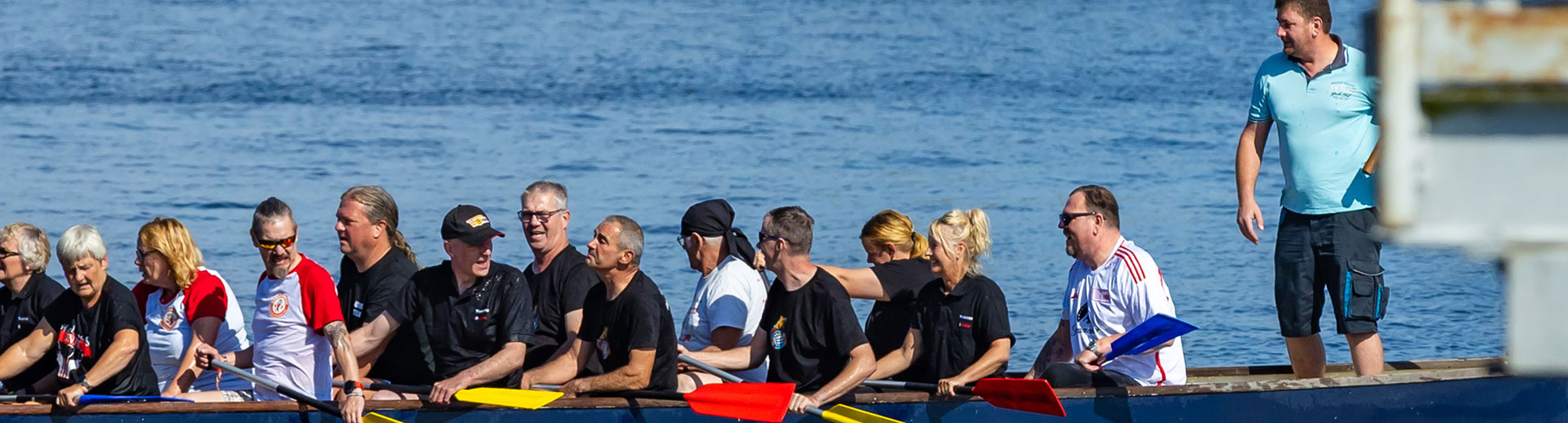 Eisern auf dem Wasser: Drachenbootrennen der Unioner Fanclubs